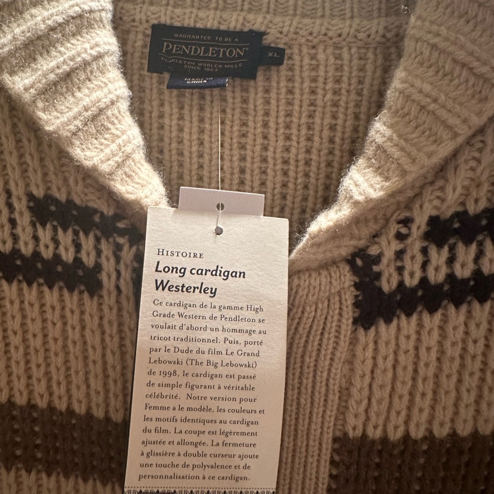 Westerley Cardigan lambswool, features two pockets plus a two-way zipper.NWT - Picture 2 of 9